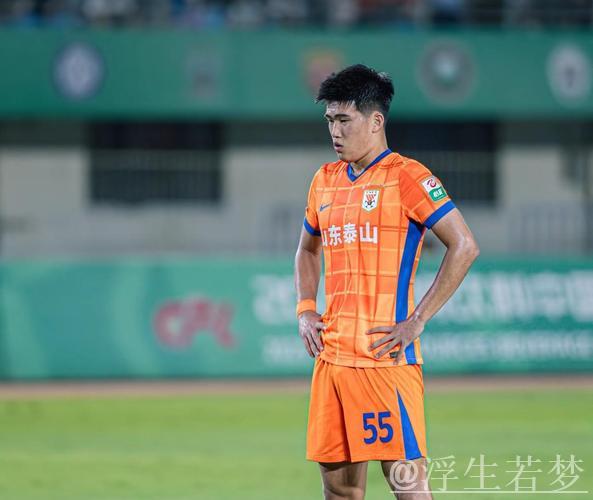 彭啸荣膺中乙年度最佳青年球员，山东泰山B队再添殊荣